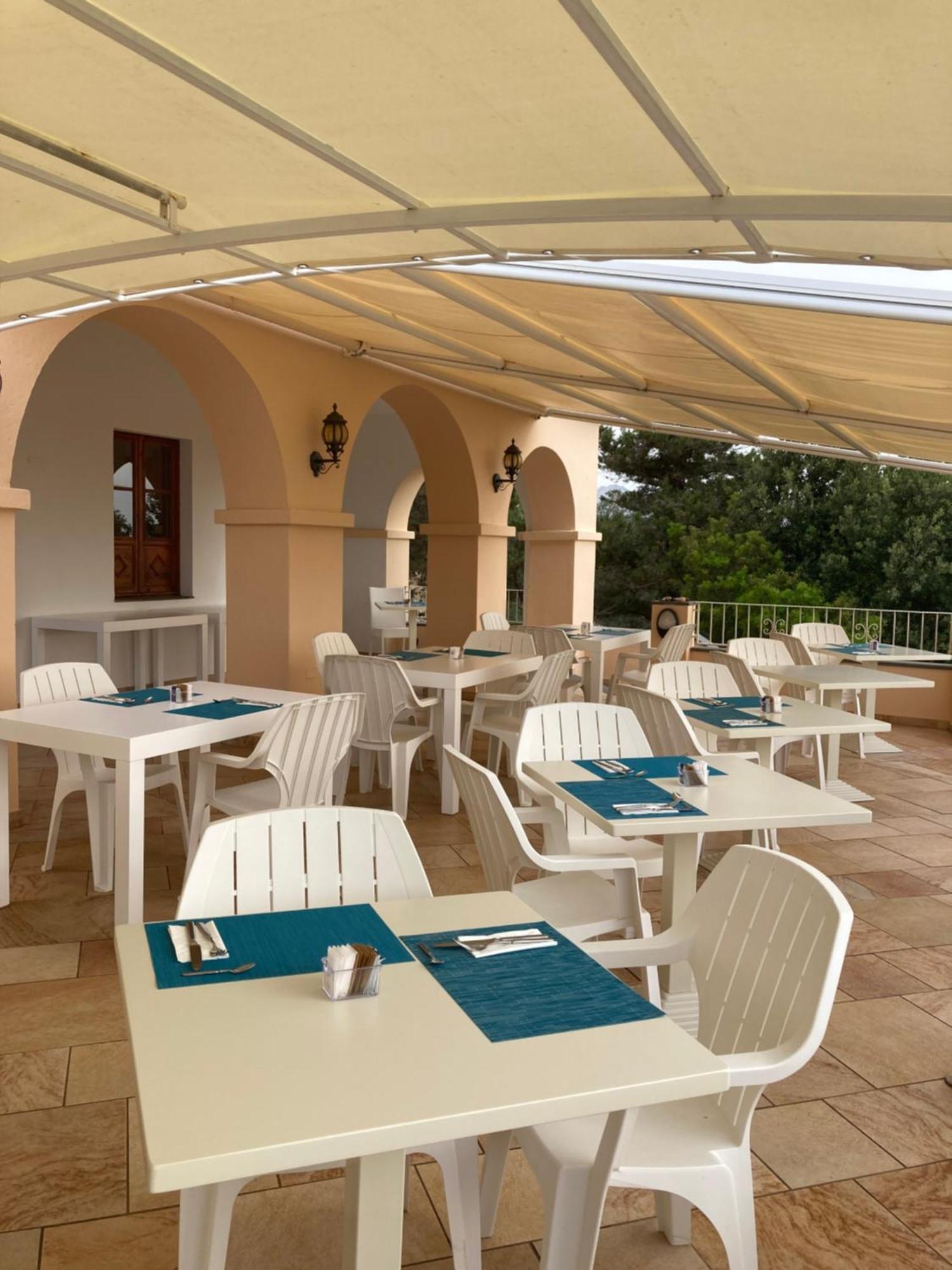 Hotel Villa Campana Cala Liberotto Exterior photo